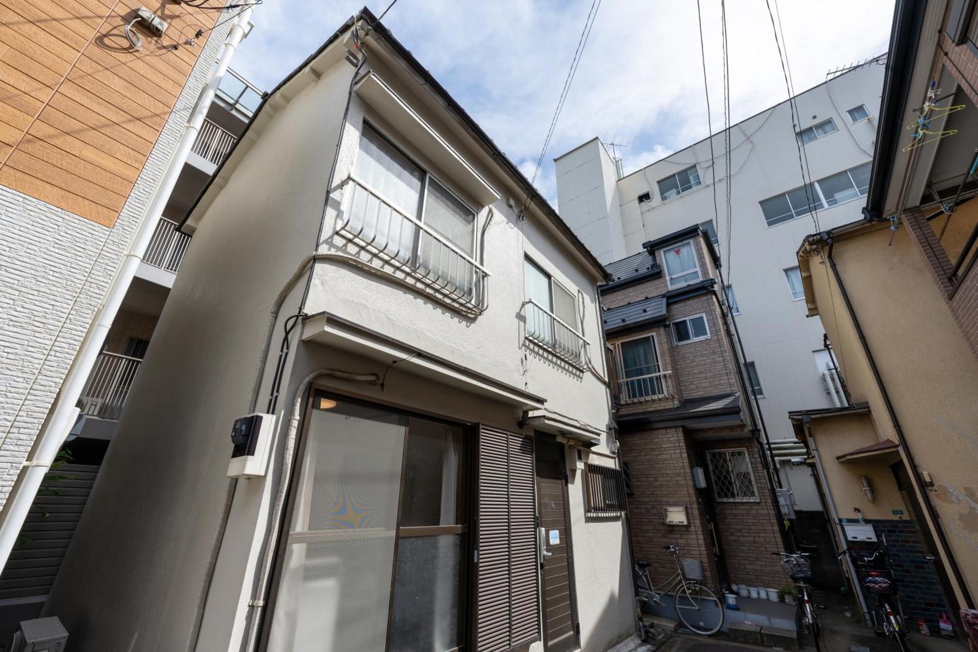 一棟貸切宿, 東京一之江ハウス6名定員, 秋葉原19分,新宿30分,Wifi有, ディズニータクシー20分3000円,駐車場ありません Tokyo Luaran gambar