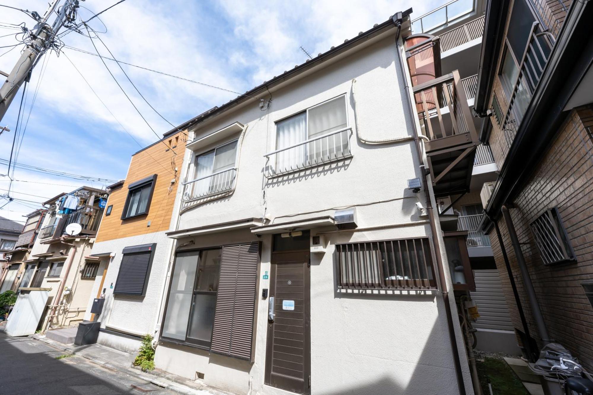 一棟貸切宿, 東京一之江ハウス6名定員, 秋葉原19分,新宿30分,Wifi有, ディズニータクシー20分3000円,駐車場ありません Tokyo Luaran gambar